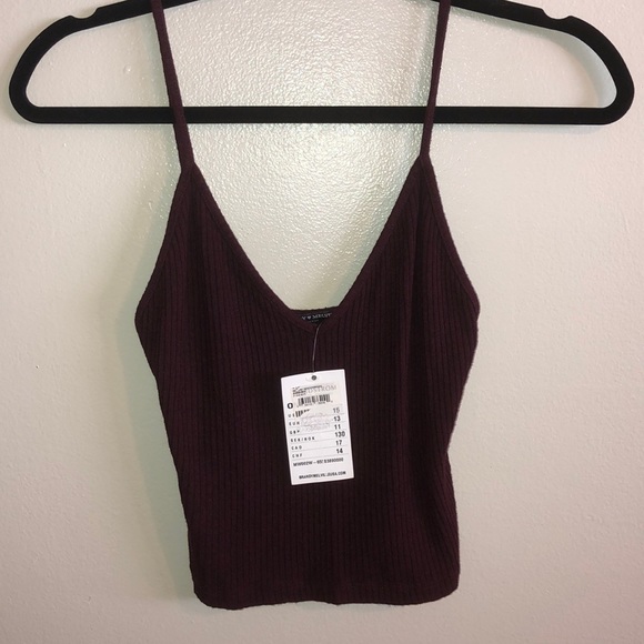 Brandy Melville Tops - Brandy crop top BNWT